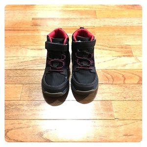 Stride rite winter shoes for toddlers (5t)